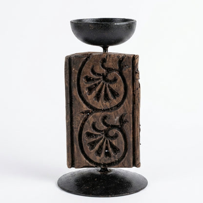 Riwaayat Carved Candle Stands