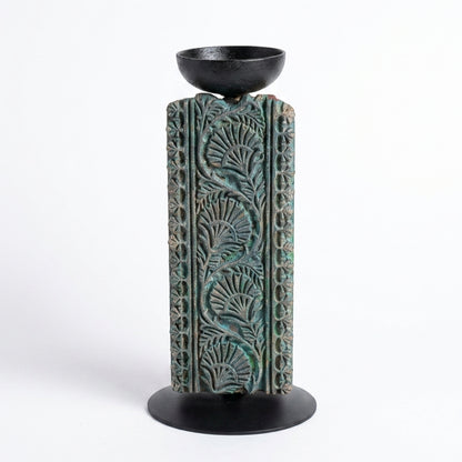 Riwaayat Carved Candle Stands