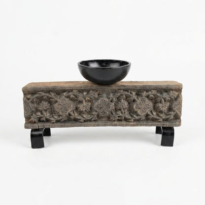 Riwaayat Carved Candle Stands